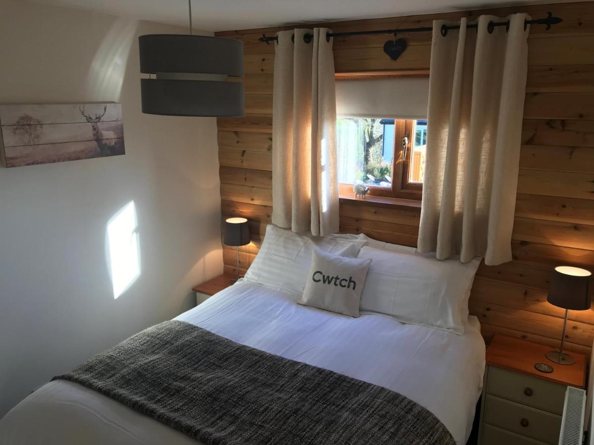 Swansea Log Cabin Pontardawe Kültér fotó